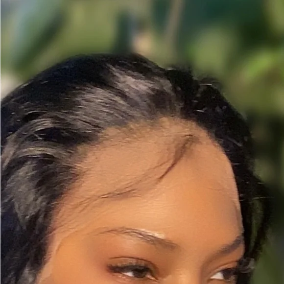 Sleek straight hundred percent human wigs for women. - Picture 4 of 10